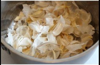 Manfaat Masak Nasi Dicampur Kulit Bawang Putih di Rice Cooker Ini Efeknya