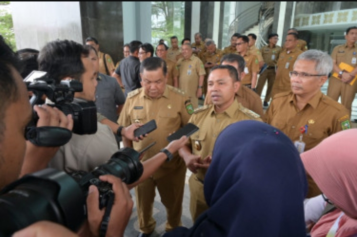 Abdul Wahid Gubernur Riau Minta Dinas PUPR-PKPP Siaga Hadapi Dampak Musim Hujan