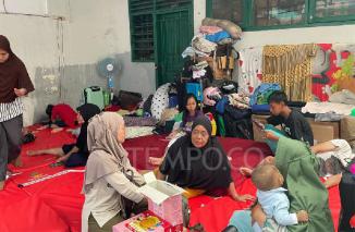 Banjir di Rawajati Belum Surut, Sebagian Warga Masih Bertahan di Pengungsian