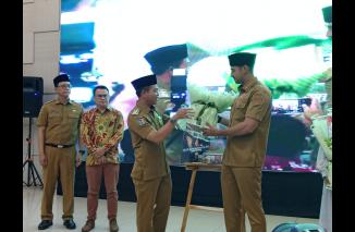 KDS Luncurkan Buku Muatan Lokal Bahasa Sunda, Ikhtiar Bentuk Karakter Pelajar Sunda