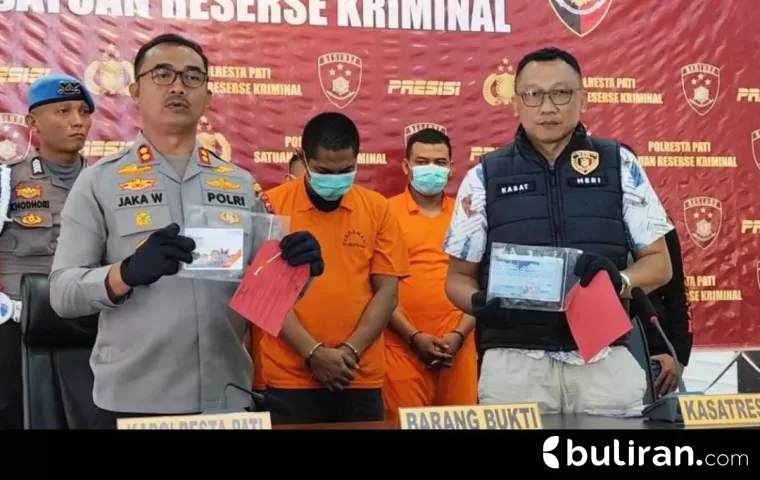 Kapolresta Pati, AKBP Jaka Wahyudi memberi keterangan dalam gelar perkara penipuan yang melibatkan eks pegawai PDAM Tirta Bening Pati, Kamis (24/4/2025).