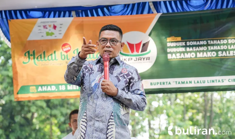 Komitmen Gubernur terhadap Guru Honorer berupaya merealisasikan berbagai kebijakan yang berpihak kepada guru honorer.