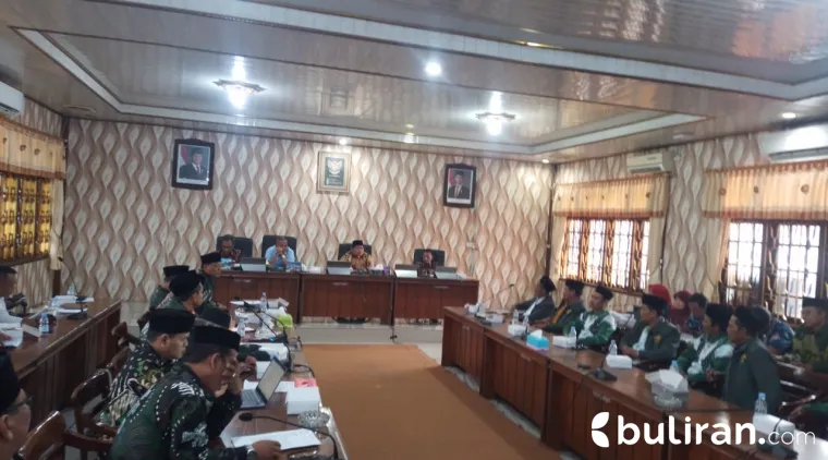 Audiensi yang dihadiri puluhan kiai serta tokoh masyarakat yang terdiri dari perwakilan MWC NU Kecamatan Bonang dan Kecamatan Sayung di Kantor DPRD Demak.