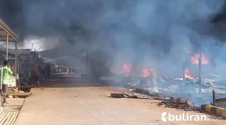 Kebakaran di Parkiran belakang pabrik HWI Jepara, Senin (5/5/2025)