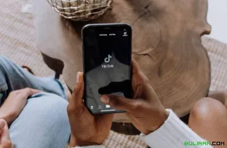 Ilustrasi streamer gaming di TIkTok.