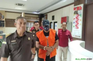 Sekda Klaten Jajang Prihono tersangka korupsi pengelolaan Plaza Klaten jadi tahanan Kejati Jateng, Semarang, Rabu (27/8/2025).