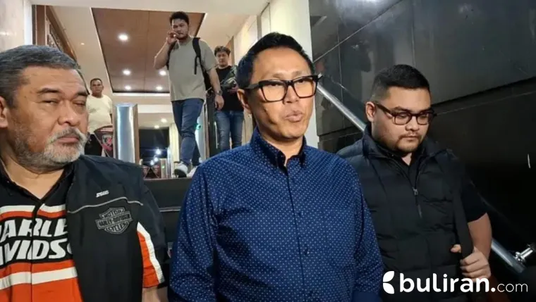 Eko Patrio mengaku harta benda yang dikumpulkan dari hasil kerja sebagai artis ludes saat rumah mewahnya dijarah. Kini, ia ngontrak di pinggiran Jakarta.