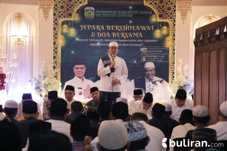 Jepara Bersolawat dan Do'a Bersama di Masjid Besar Annuur, Kecamatan Bangsri. (22/9/2025)