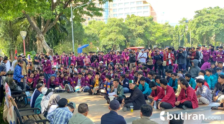 Aksi Damai BEM SERA di Simpang Lima Berlangsung Kondusif, Polrestabes Semarang Apresiasi Mahasiswa, Senin (1/9/2025).