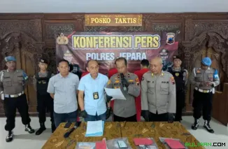 Wakapolres Jepara Kompol Edy Sutrisno pimpin Konferensi Pers, Kamis (11/9/2025)
