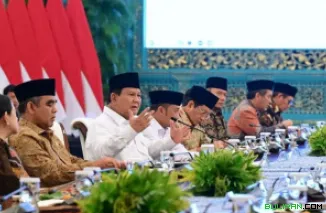 Presiden Prabowo Subianto saat berdiskusi dengan tokoh lintas agama, kelompok agama, hingga pimpinan partai politik (parpol) di Kompleks Istana Kepresidenan Jakarta.