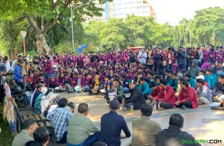 Aksi Damai BEM SERA di Simpang Lima Berlangsung Kondusif, Polrestabes Semarang Apresiasi Mahasiswa, Senin (1/9/2025).