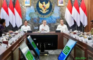 Menteri Koordinator Bidang Pangan Zulkifli Hasan pada Rakortas Pengelolaan Sampah Menjadi Energi Listrik (PSEL), Jumat (24/10/2025).