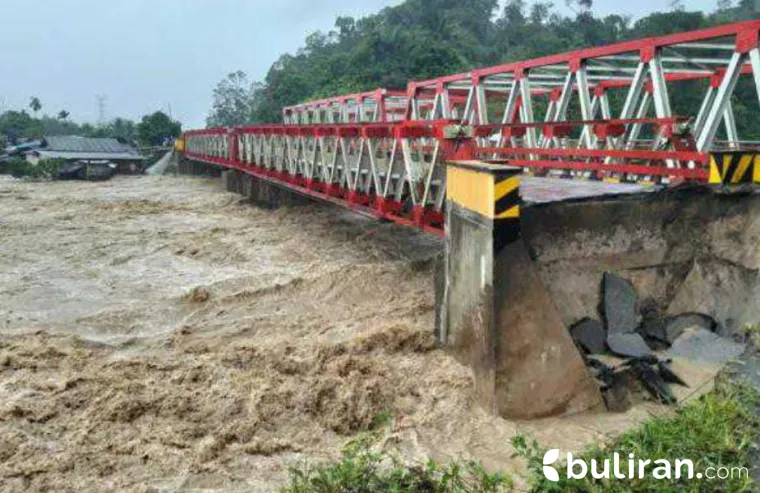 Jembatan putus akibat banjir di Kabupaten Tapanuli Utara, Sumatera Utara, Selasa (25/11/2025). (Foto: Dok. BNPB)