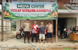 Kepala BPKAD Katingan, Totok Jaya, S.Pi, Bersama Kades Hiyang Bana, Anggota Polsek Tasik Payawan dan Koordinator  Poslap Karhutla Katingan Selatan.