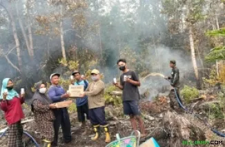 Support Relawan Karhutla di Lapangan, Poslap Lintas Selatan : Seadanya, Kami Terus Berupaya.