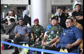 Komandan Pasmar 3 Hadiri Inagural Flight Trans Nusa Sorong-Manado
