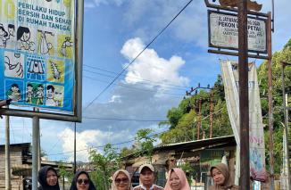 SDN 3 Wai Petai Bagikan Takjil di Bulan Suci Ramadhan