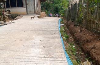 Pembangunan Rabat Beton Pekon Tambak Jaya Kecamatan Waytenong Diduga Ada Main dengan Anggaran