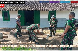 Semangat Dan Kekompakan Anggota Koramil 0825/04 Genteng Kerjakan Bedah Rumah