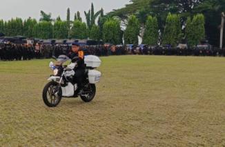 Kapolda Lampung Uji Langsung Motor Patroli Dalam Apel Pengamanan Pilkada 2024