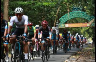 Etape Dua TdBI, Pembalap Susuri Cagar Biosfer Dunia di Alas Purwo Banyuwangi