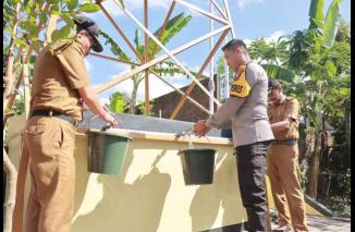Kapolres Jember Resmikan Sumur Bor Bhayangkara Tatag Trawang Tungga di Desa Candijati