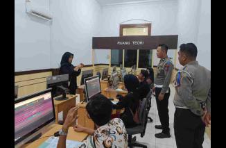 Polres Kediri Kota Beri Pendampingan Khusus Pelayanan SIM Bagi Penyandang Disabilitas