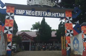 Tenaga Honorer SMP N 1 Air Hitam Kabupaten Lampung Barat Mengeluh Tidak Menerima Hak-Gaji Selama 4 Bulan Diduga di Gelapkan Kepala Sekolah