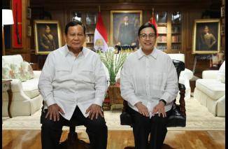 Senyum Sri Mulyani di Tengah Spekulasi Mundur dari Kabinet Prabowo
