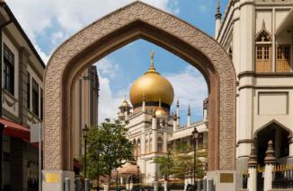 Menyambangi Masjid Sultan Singapura yang Berusia 200 Tahun