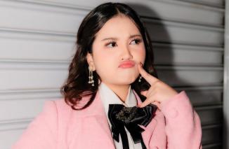6 Gambar Mempesona Rara Sudirman di Musim Kedua Belas Indonesian Idol