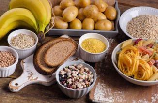 Apakah Makan Setelah Pukul 7 Malam Memang Bikin Gemuk? Bahas 7 Mitos Diet yang Sering Dipercaya