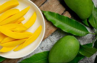5 Buah yang Sebaiknya Tidak Dimakan Setiap Hari
