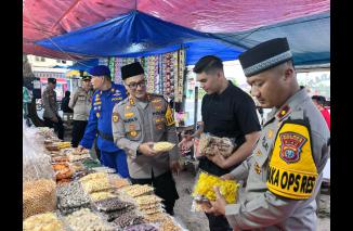 Kapolres Bengkalis Patroli  Dialogis di Pasar Ramadhan, Wujudkan Keamanan dan Kedekatan dengan Masyarakat