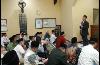 Saat Safari Ramadan, Bupati Bandung Bantah Potong Gaji ASN untuk Zakat