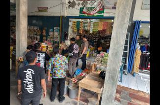 Polres Bitung bersama Dinas Perindustrian dan perdagangan melaksanakan Pengecekan Takaran Minyak KITA ukuran 1 (satu) Liter