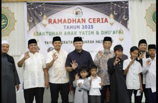 Penyerahan Santunan Kepada Anak Yatim dan Dhuafa di Pesantren Al-Jauhar Kecamatan Mandau