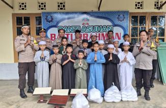 Polri Berbagi , Kapolsek Jambi Timur Berikan Bantuan Di Yayasan Panti Asuhan Baiturahman