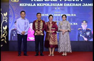 Acara Pisah Sambut Kapolda Jambi Yang Baru, Irjen Pol Krisno Halomoan Siregar, S.I.K., M.H., Dengan Kapolda Yang Lama, Irjen Pol Drs. Rusdi Hartono, M.Si.,