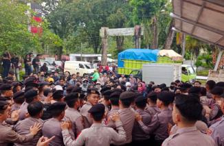 Polresta Manado Amankan Aksi Unjuk Rasa Mahasiswa dan Masyarakat Sipil Tolak RUU TNI