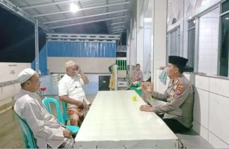 Kapolsek Maesa Sambangi dan Amankan Shalat Tarawih di Masjid Jami’ Syuhaddah