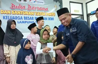 Kebersamaan Ramadhan,   PWI dan IKWI Lampung Timur Gelar Bukber dan Santunan Yatim Piatu