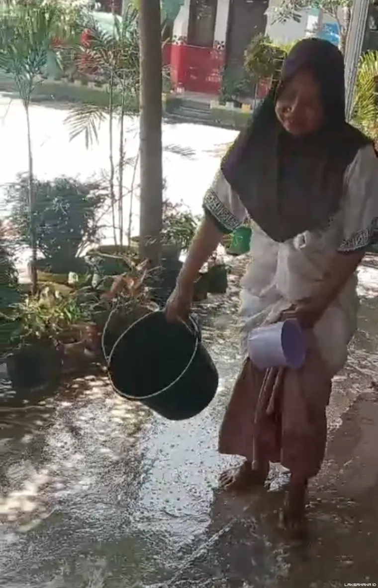 kepala sekolah SD Negeri 3 Tugusari Kecamatan Sumberjaya