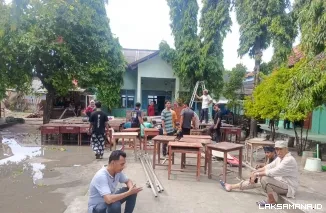 Gotong Royong Wali Murid Warnai Lepas Pisah SDN Sapeken IV, Siswa Siapkan Persembahan Terakhir