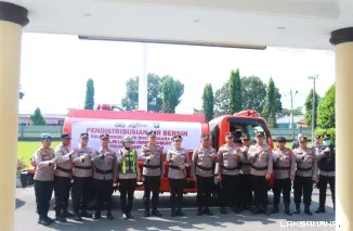 Tak Sekadar Mengayomi, Polres Lampung Timur Buktikan Kepedulian dengan Menyalurkan Air Bersih untuk Warga