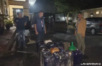 Polres Lampung Barat Sita 337 Liter BBM Bersubsidi, Seorang Pria di Gedung Surian Diamankan