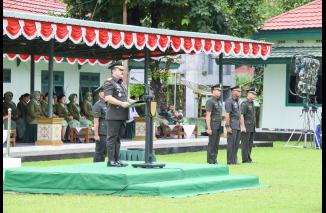 Kasdam Pattimura Tutup Pendidikan Pertama Bintara TNI AD TA 2022