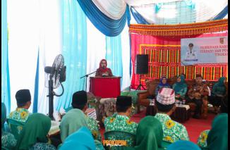 Ketua TP PKK Kab. Pesawaran Hj. Nanda Indira Dendi, S.E., M.M. Hadiri Acara Pembinaan Kampung Terpadu dan Pembinaan Kegiatan-Kegiatan PKK