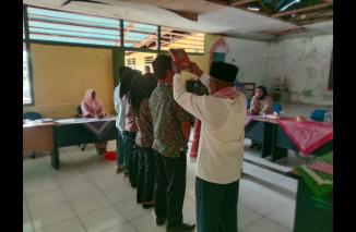 Babinsa Menghadiri Pelantikan Dan Pengambilan Sumpah Petugas Pemutahiran Data Pemilih (Pantarlih) Pemilu 2024.